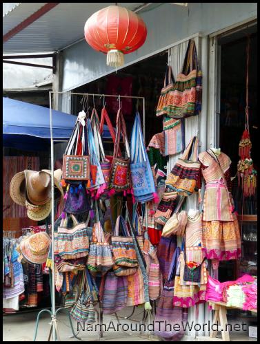 Artisanat des Hmongs Fleurs de Bac Ha | Flowers Hmong Handicrafts from Bac Ha
