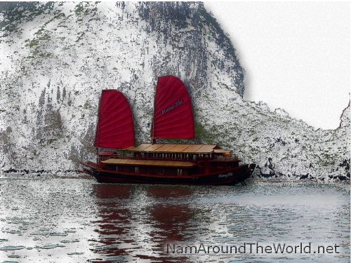 Une jonque sur la baie d'Ha Long | A junk on Ha Long Bay